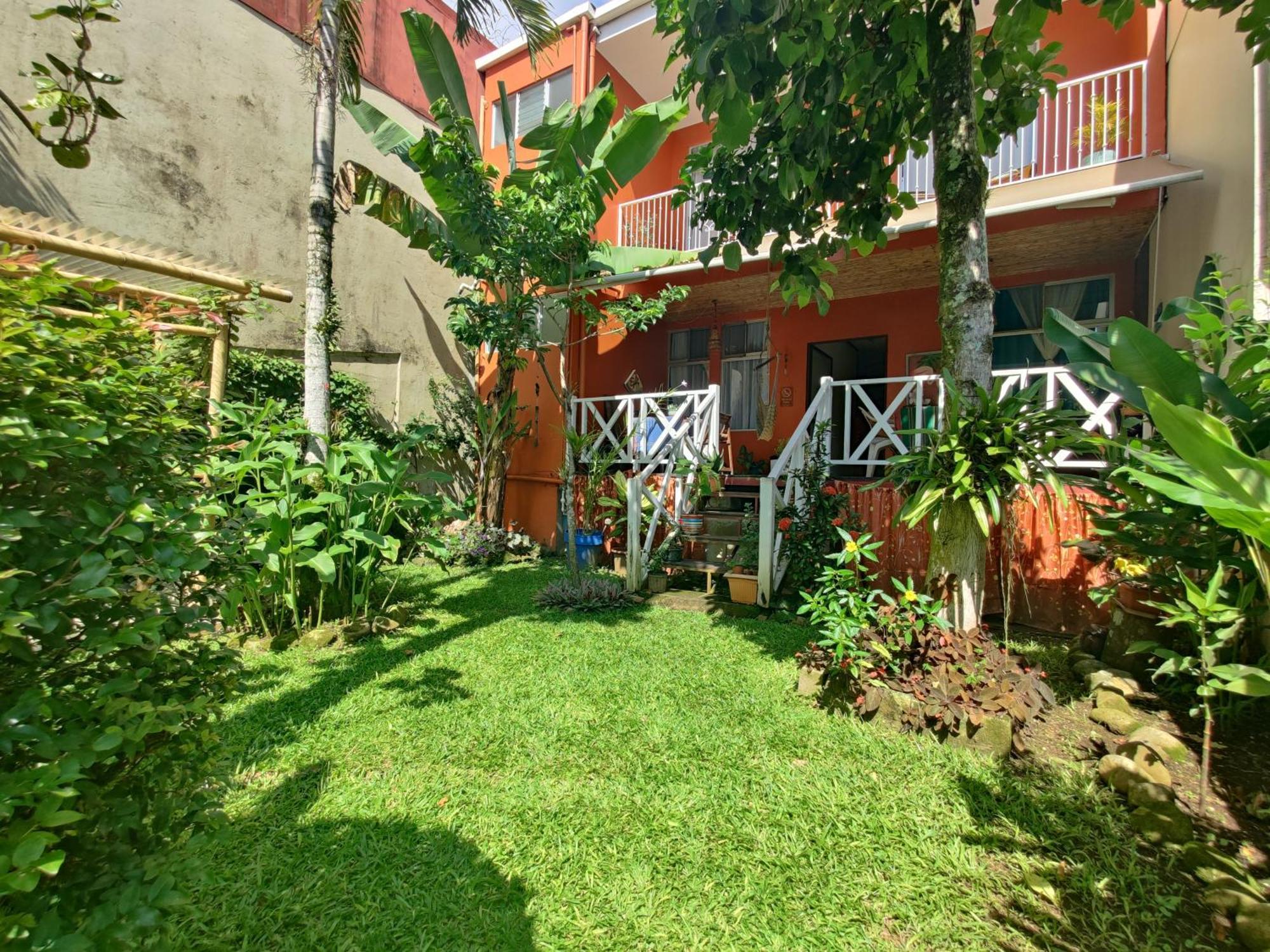 Casa De Lis Hotel & Tourist Info Centre Turrialba Exterior foto